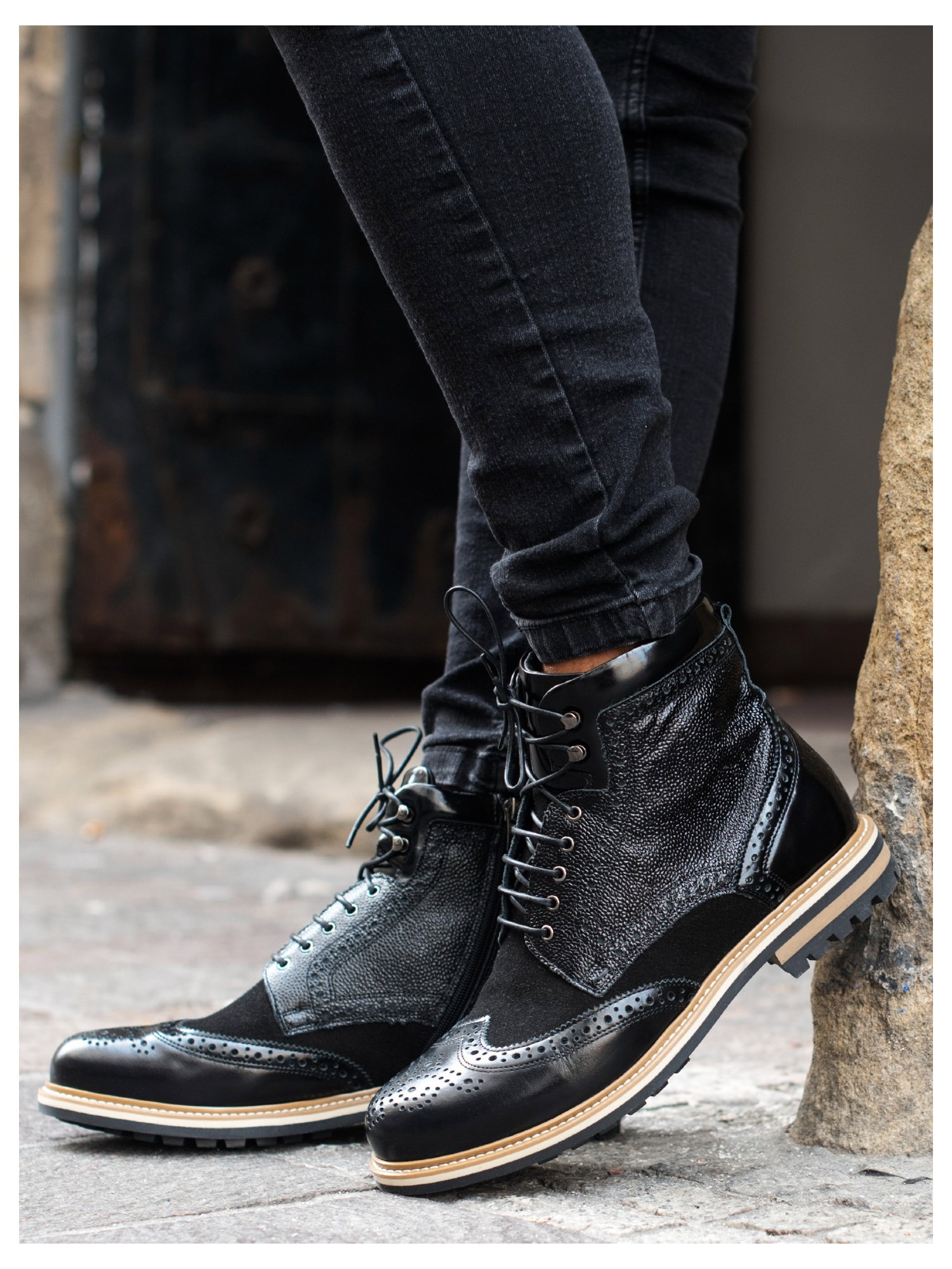 Coz Boots in Black