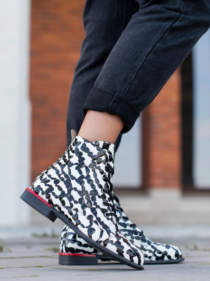 Black and white boots Alba, Artiker, Konopka Shoes