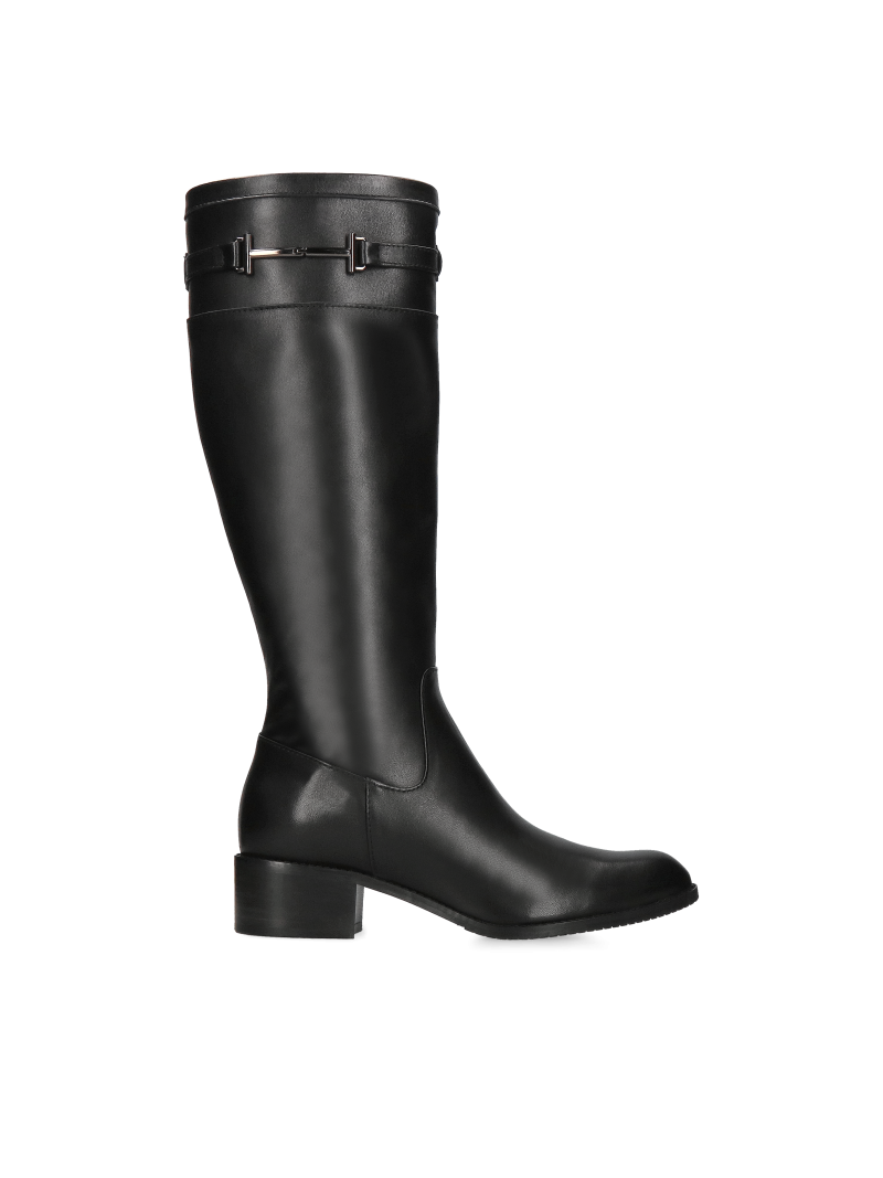 Black leather officer boots, comfortable for everyday wear, from a Polish manufacturer