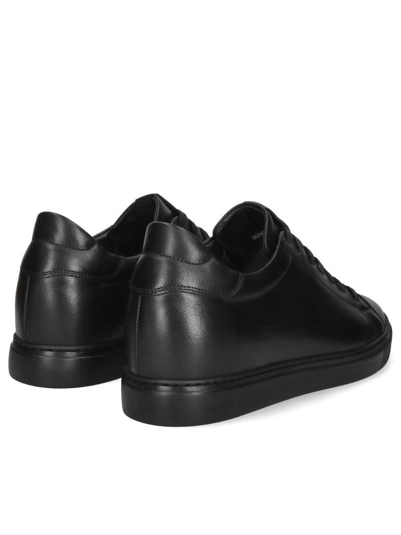 Men's sports shoes elevate, boost confidence