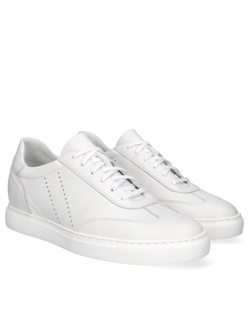 Elegant white sneakers, height raise without compromise