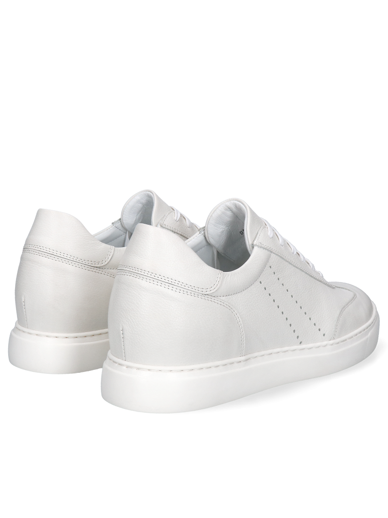 Elegant white sneakers, height raise without compromise