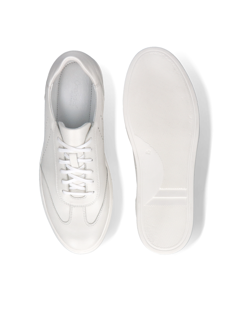 Elegant white sneakers, height raise without compromise