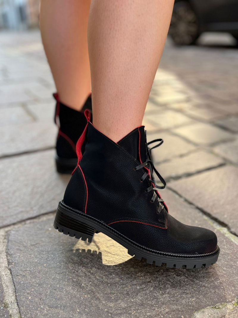 Black and red boots Peppy, Conhpol Relax - Polish production, Biker & worker boots, RE2630-02, Konopka Shoes