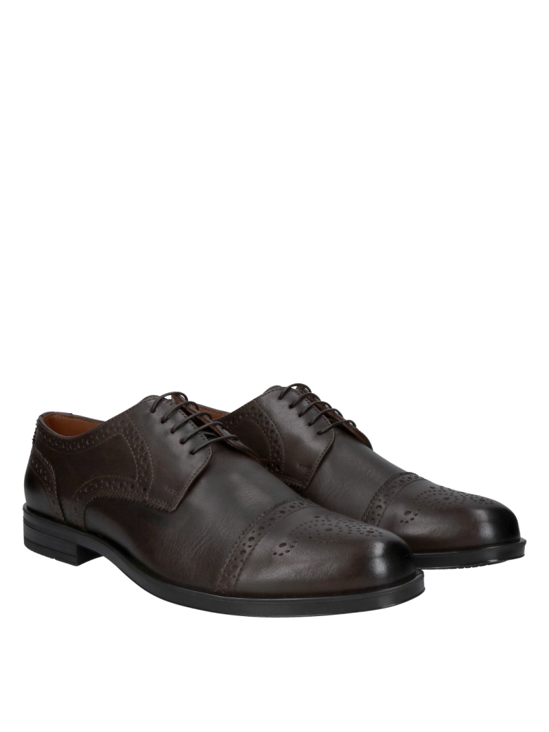 Men's classic leather brogues, for suit and business meetings