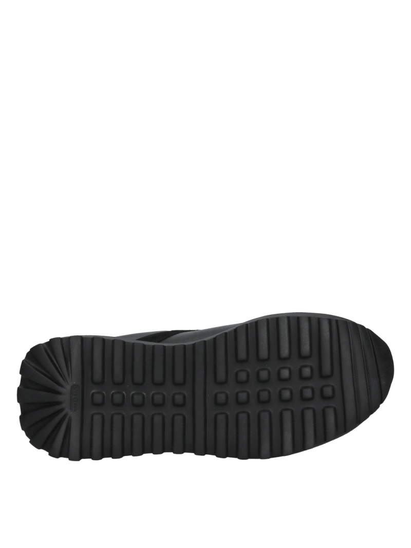 Men's sports shoes with thick sole, very light and comfortable