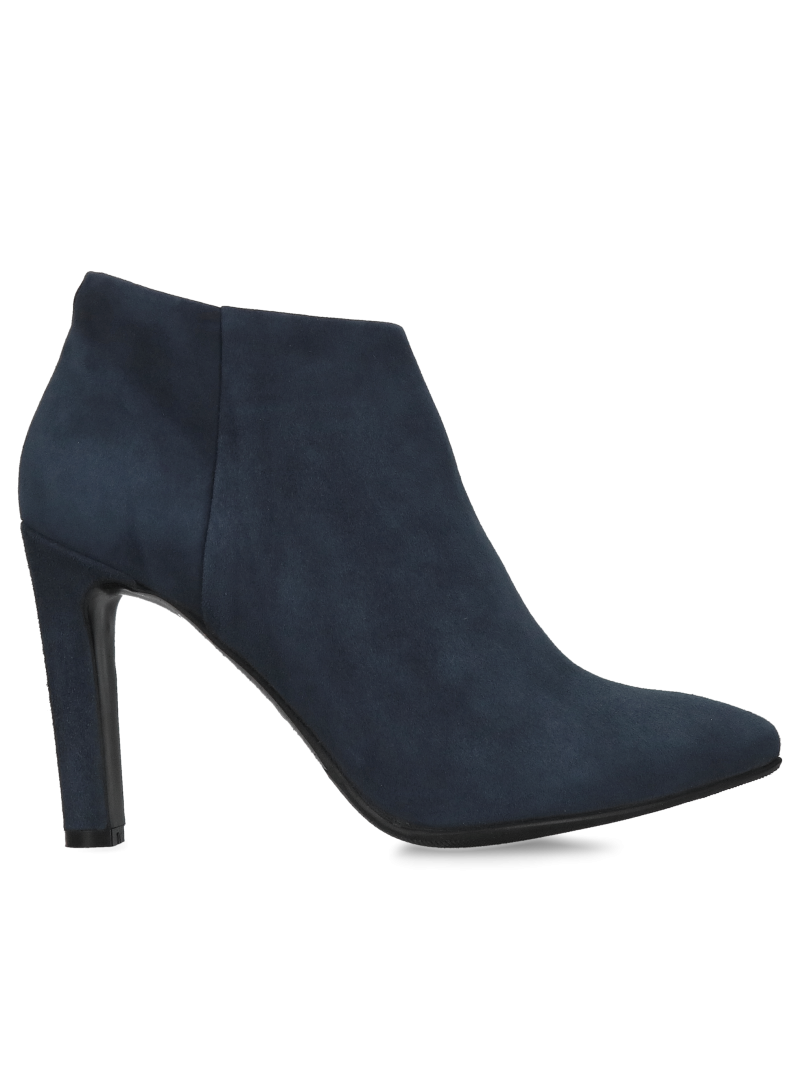 Comfortable heeled leather boots perfect for women who love the classics