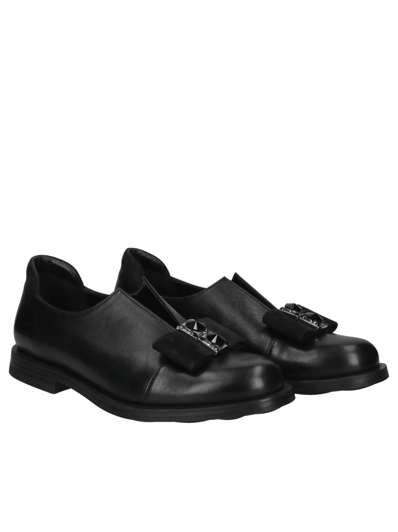 Stylish and comfortable slip-on women's shoes with unique decoration