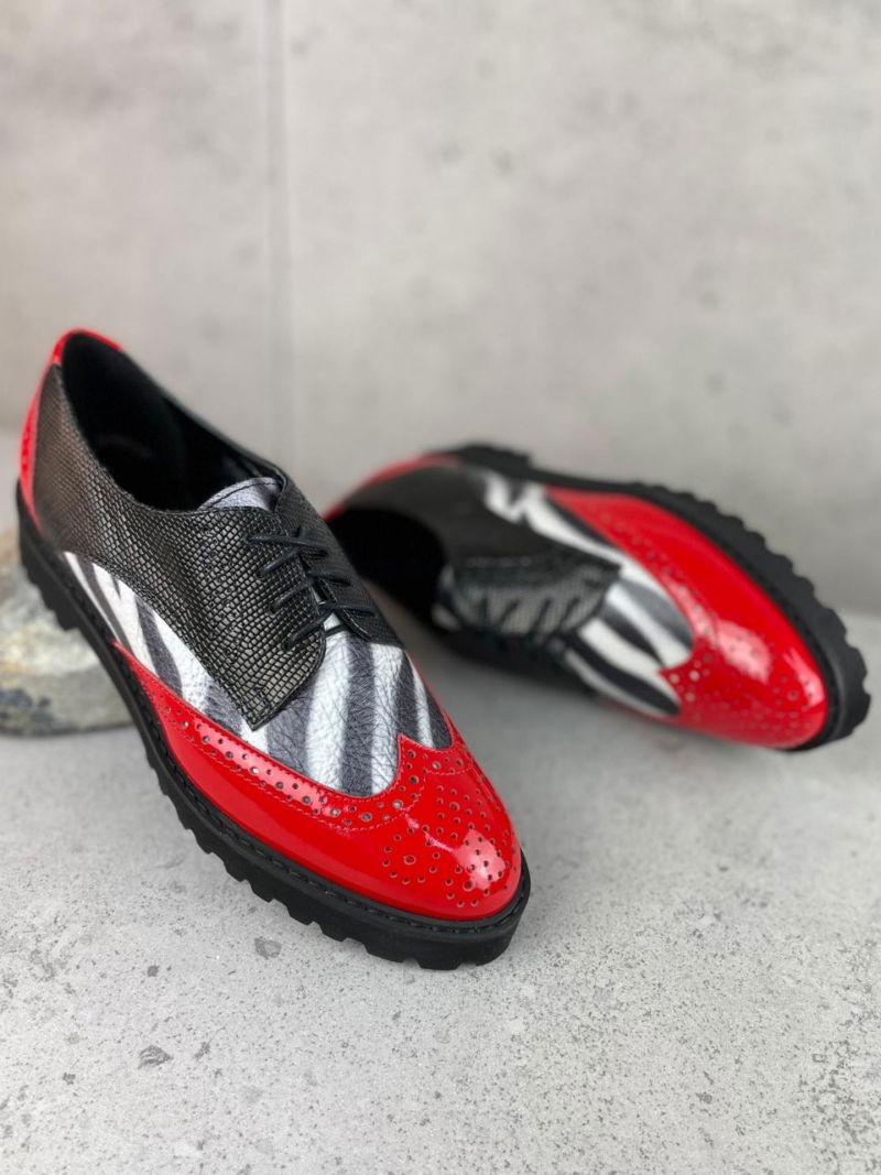 Colorful lace-up half shoes, distinctive style and high-quality leather