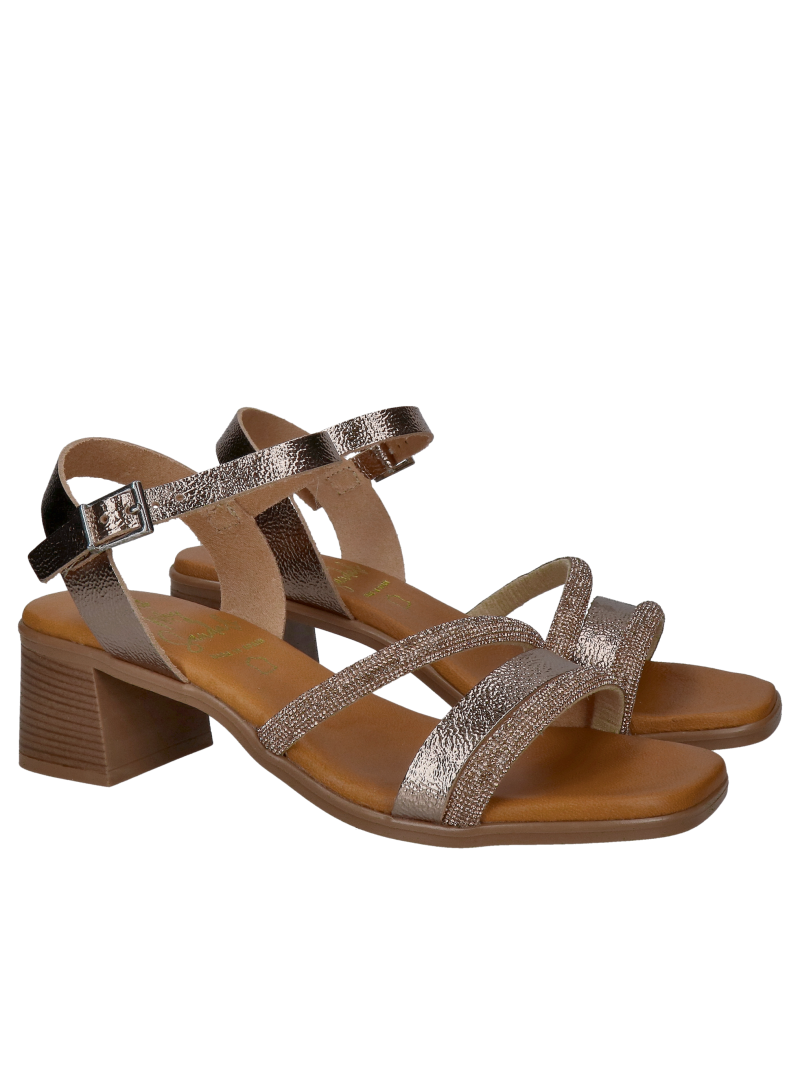 Women's sandals with square nose - fashionable design