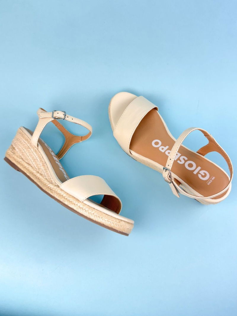 Your new favorite shoes for the summer women's sandals on a platform, Konopka shoes