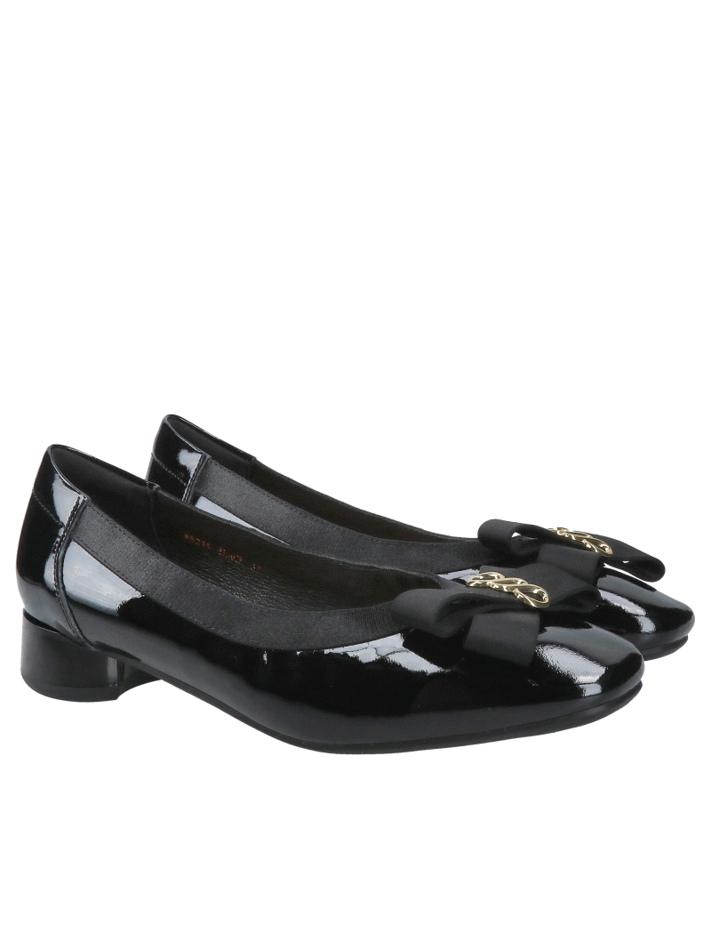 Exclusive women's shoes with decorative bow, elegance and comfort