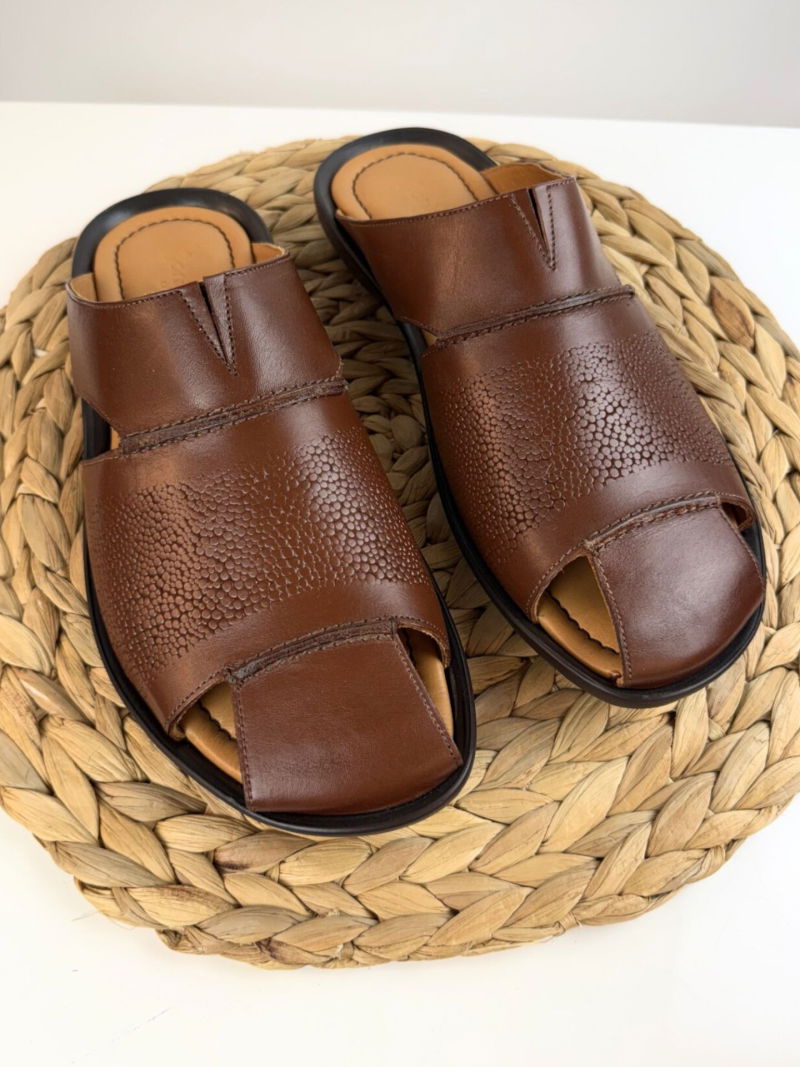 Men's flip-flops covered toe, men's summer shoes, Polish leather footwear, men's leather flip-flops