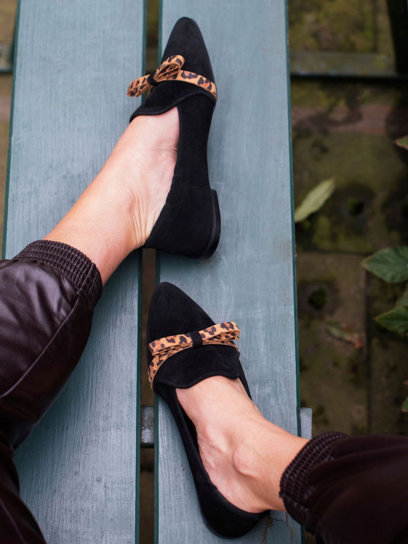 Women's slip-on shoes with a delicate bow, soft and flexible Conhpol