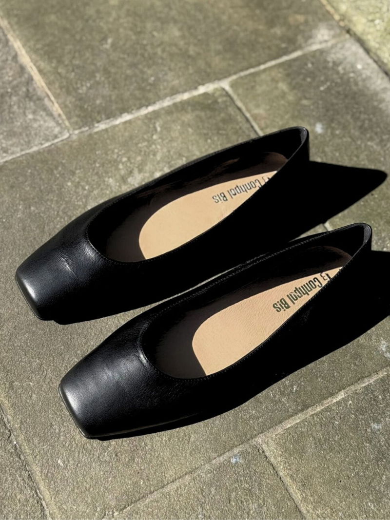 High quality black full grain leather ballerinas, square nose