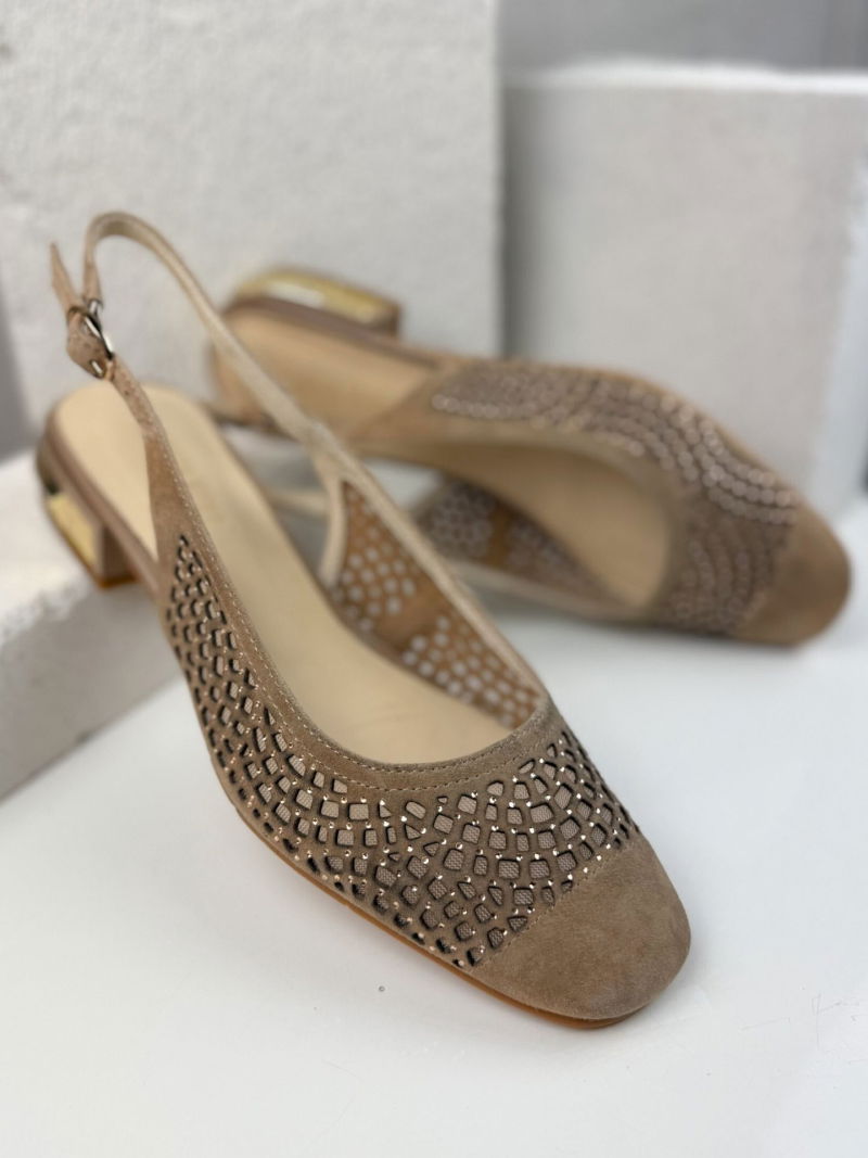 Women's ballerinas with decorative heel - elegance and comfort for everyday life