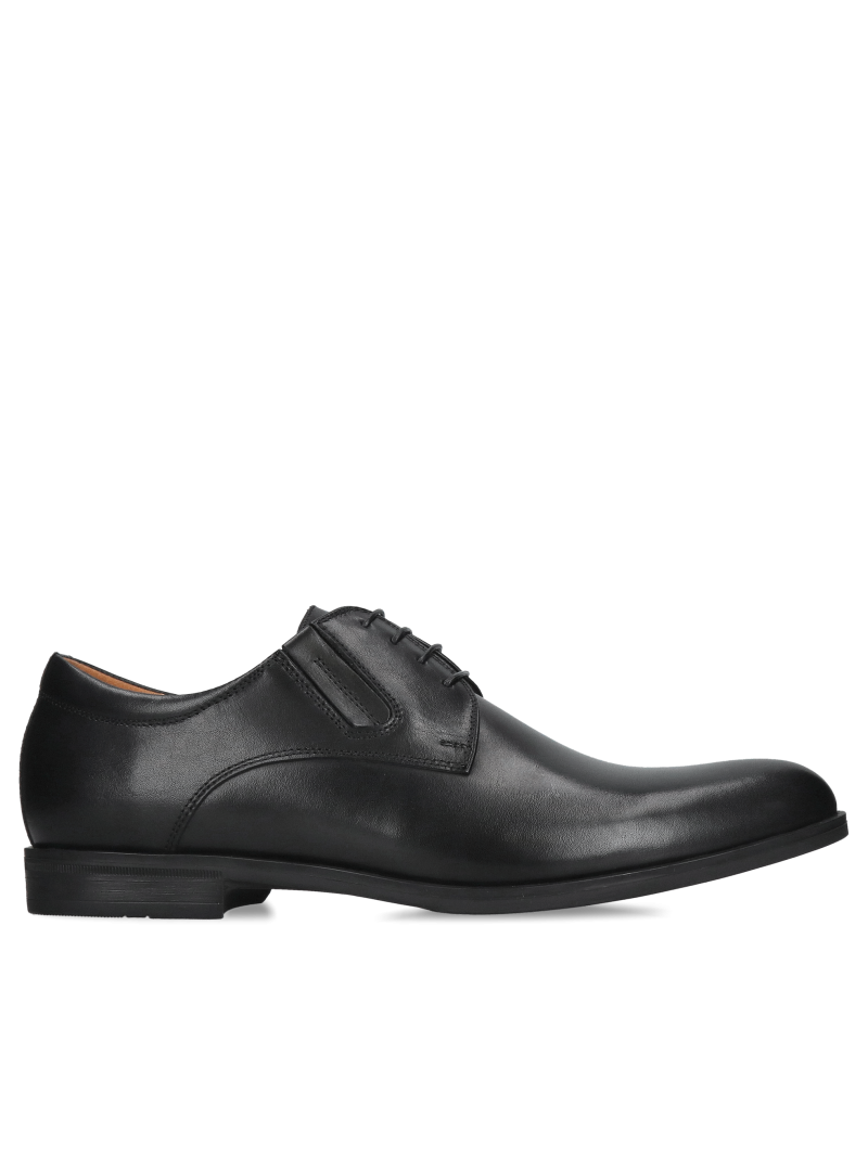Elegant men's shoes made of natural leather, shoes for a suit