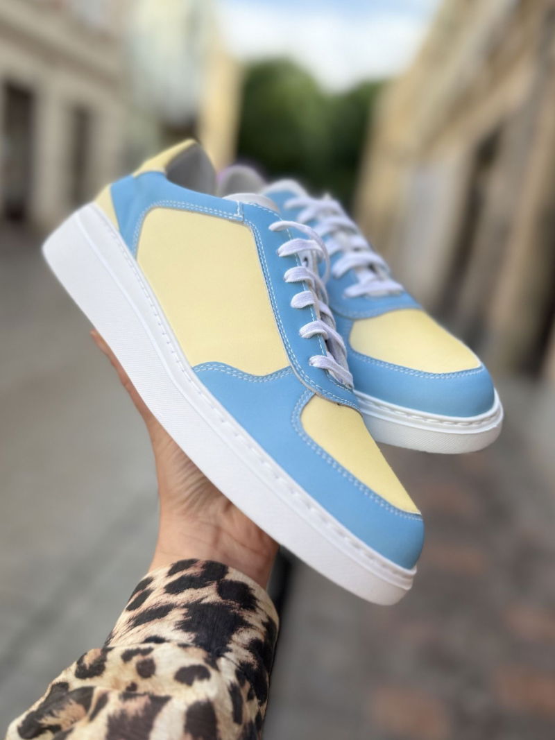 Colorful women's sneakers, original natural leather that changes color outdoors thanks to UV rays