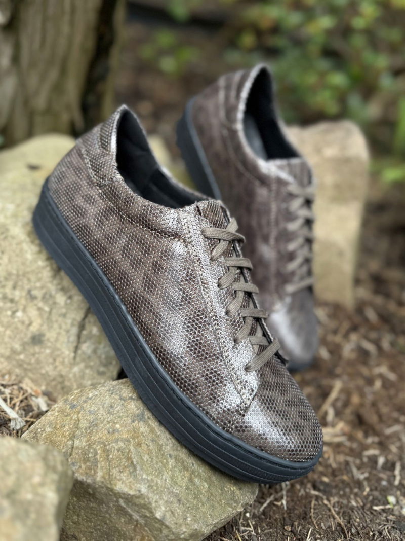 Women's leather sneakers, soft removable insole