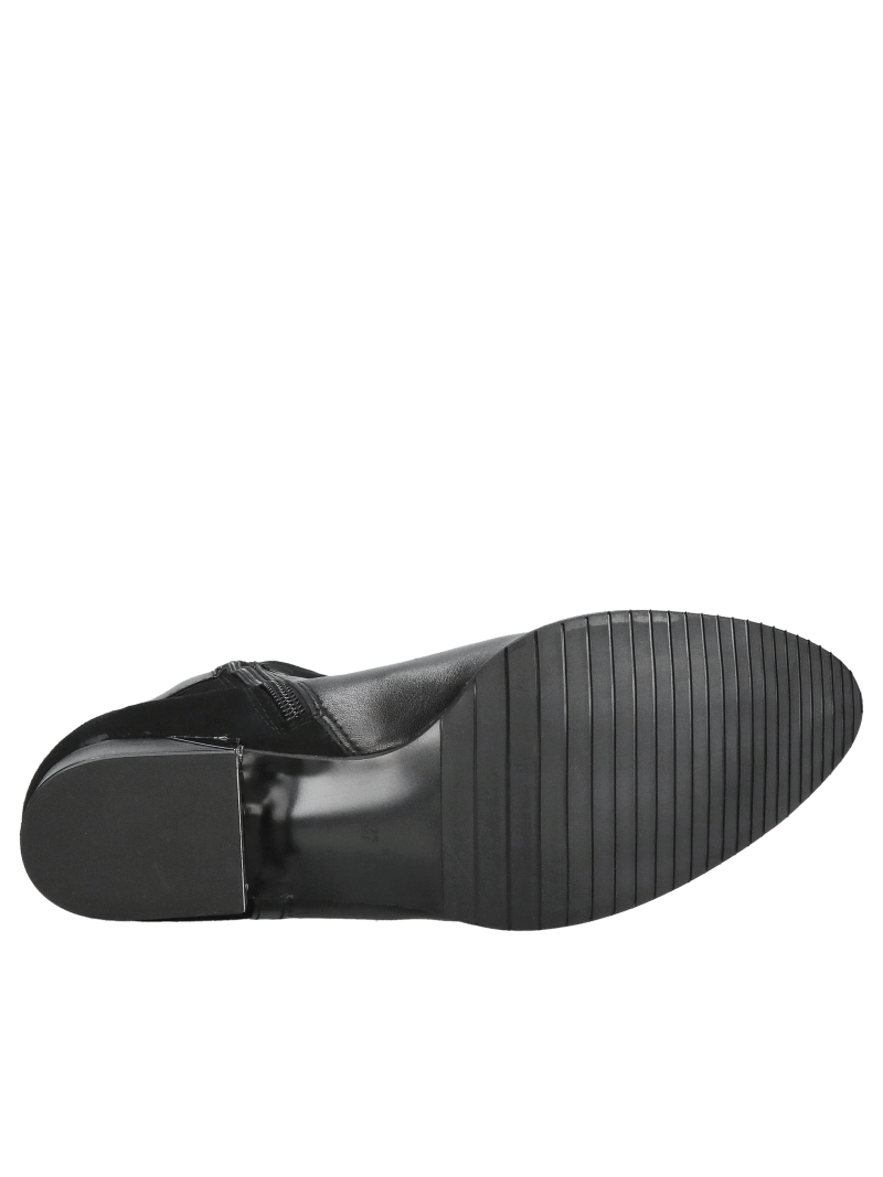 Comfortable women's boots made of natural leather, knee-high boots, elegant and stylish with high-quality workmanship