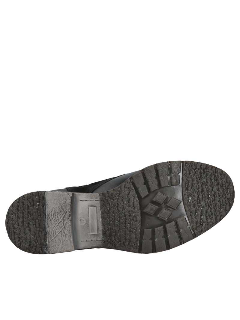 Men's insulated winter boots with thick soles