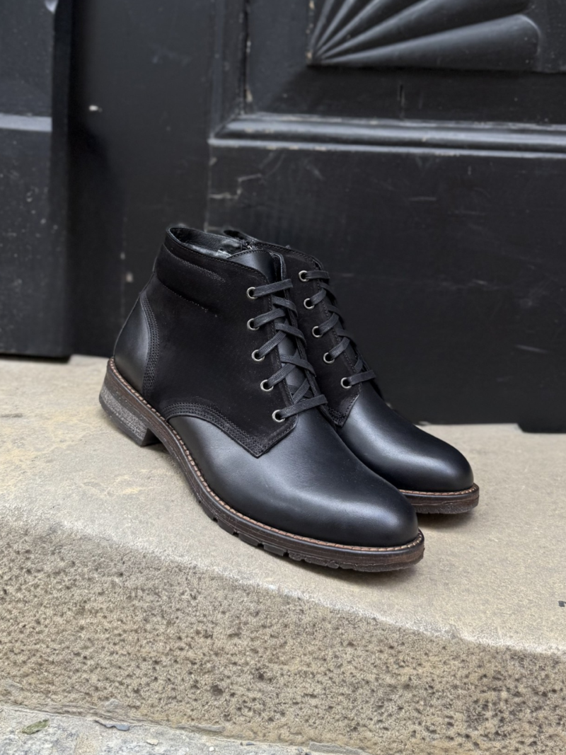 Men's insulated winter boots with thick soles