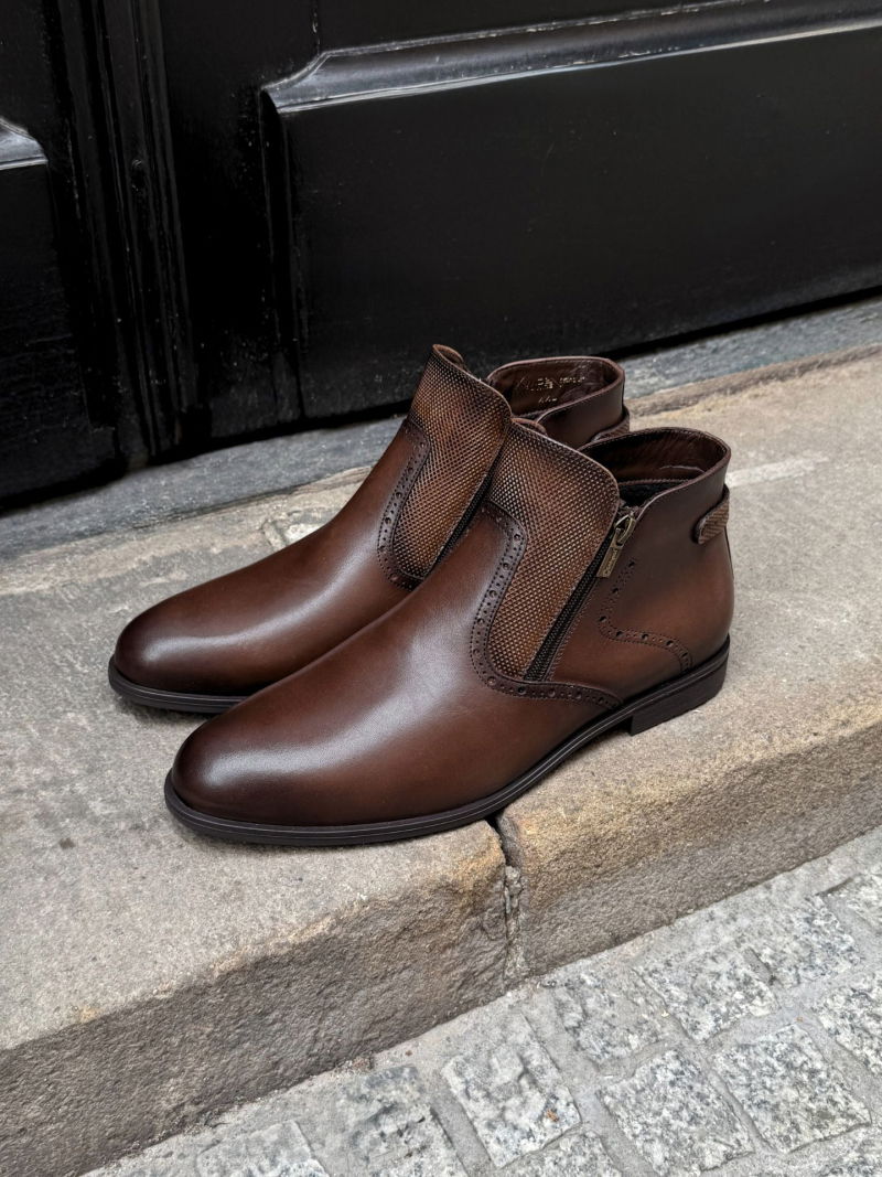 Conhpol men's boots, elegant wide-footed boots, men's winter insulated leather boots, boots with front zipper