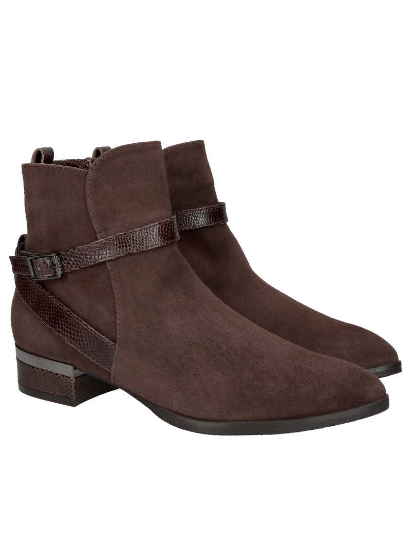 Fashionable suede pointed-toe ankle boots, insulated, from a Polish manufacturer