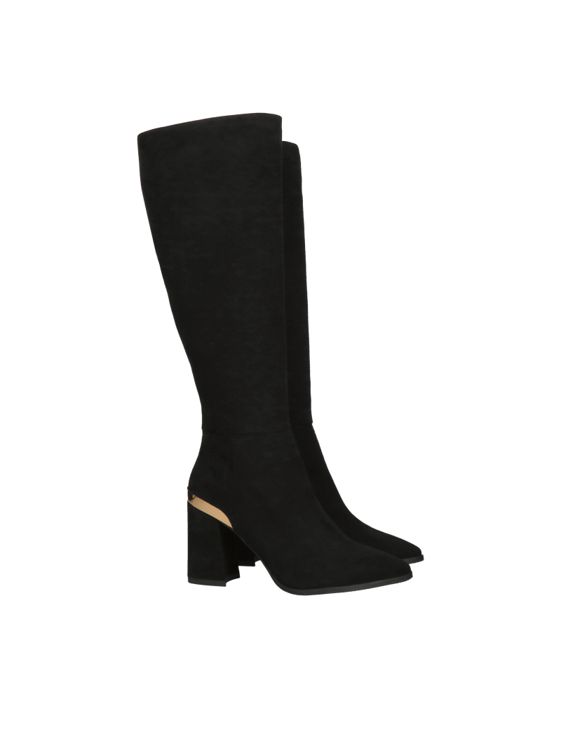 Black suede boots with a comfortable heel, comfort and quality in one