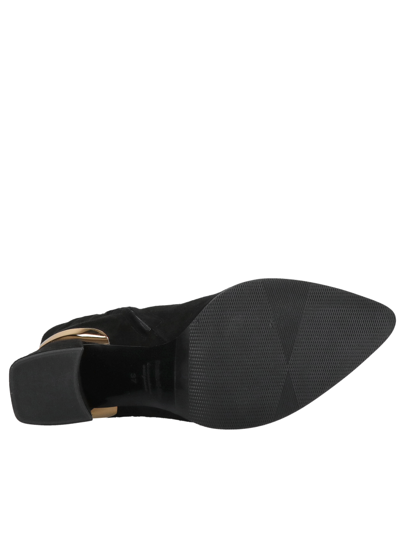 Black suede boots with a comfortable heel, comfort and quality in one