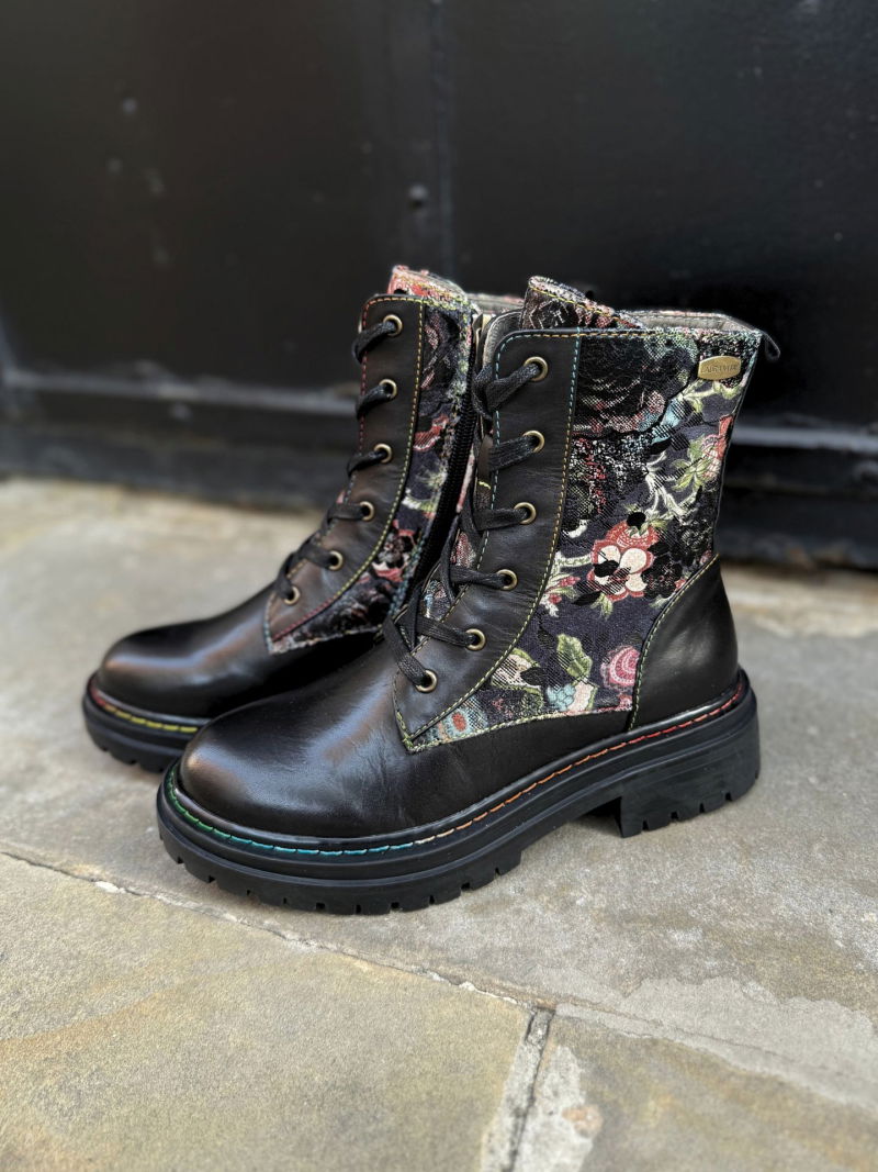 Women's ankle boots with thick soles trimmed with colorful thread, comfortable and original