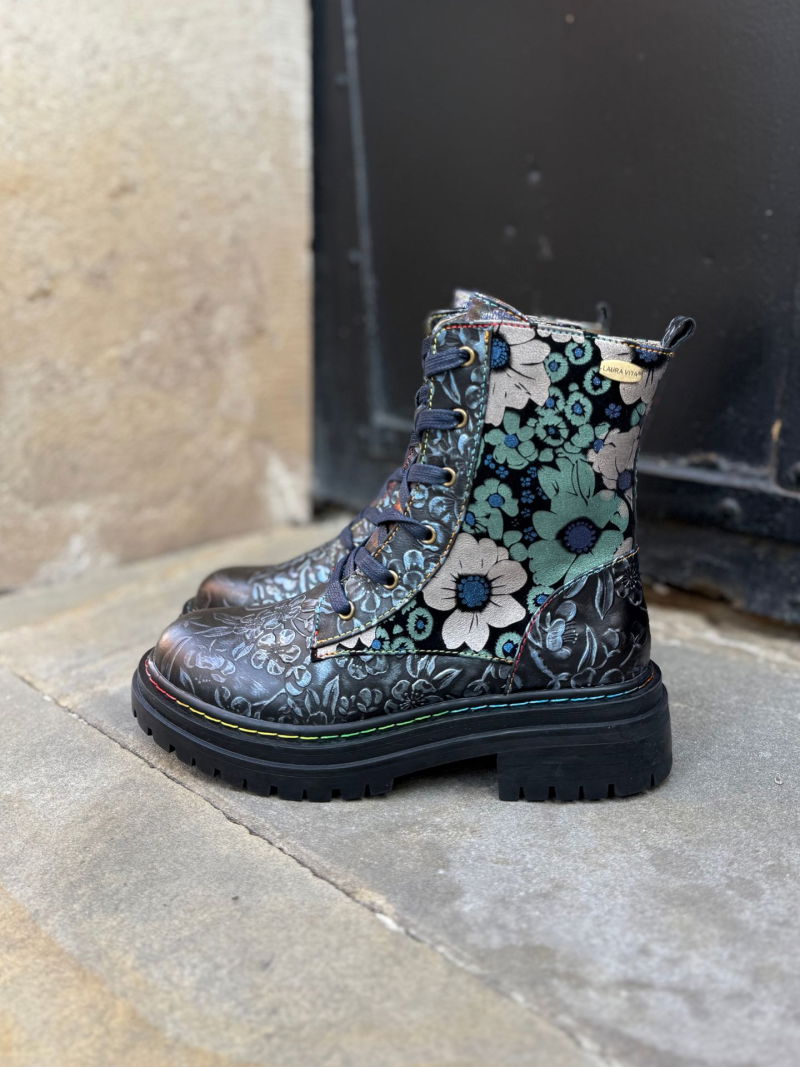 Women's boots with thick soles, lace-up boots made of natural leather