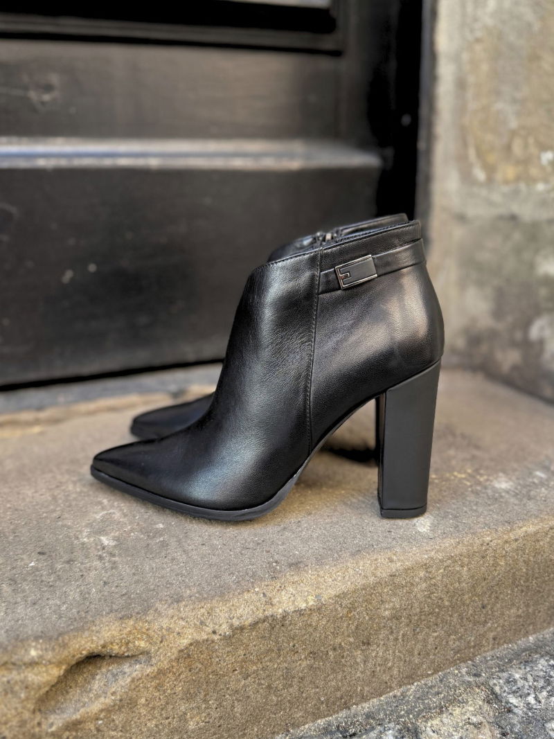 Women's high-heeled pointed-toe ankle boots, Polish footwear manufacturer Conhpol