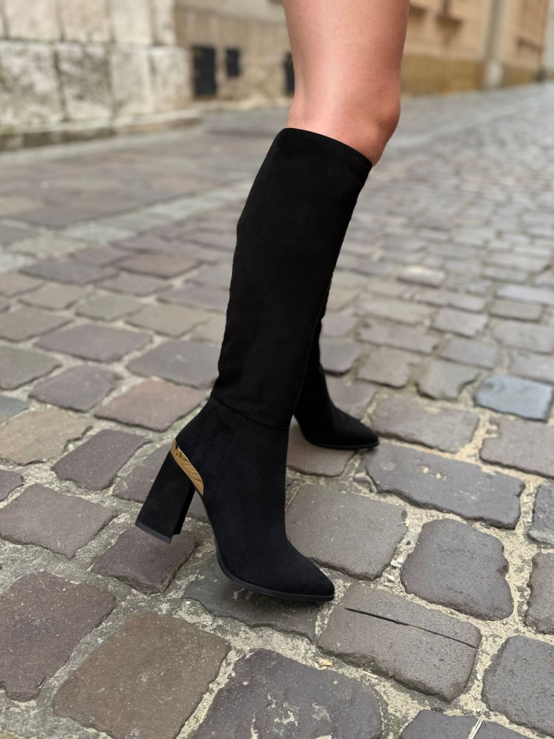 Black suede boots with a comfortable heel, comfort and quality in one