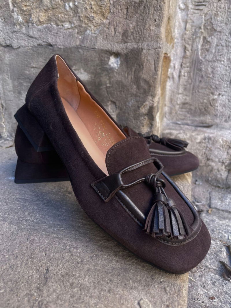 Comfortable women's shoes for fall, brown women's low shoes, fashionable chocolate loafers