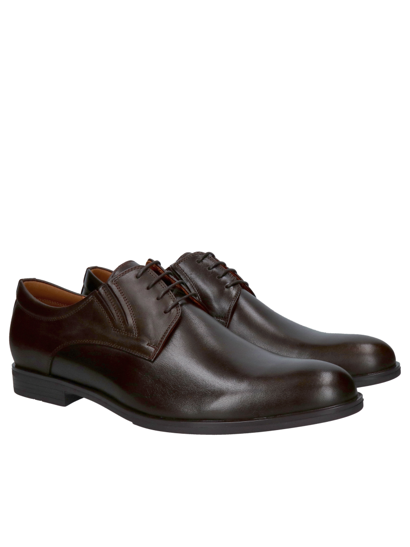 Elegant shoes for a suit, brown formal shoes for special occasions, made of leather by a Polish manufacturer.