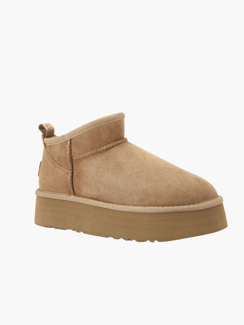 Comfortable shoes with a very short cut. Lightweight platform sole. Suede finish. Perfect everyday comfort for your feet