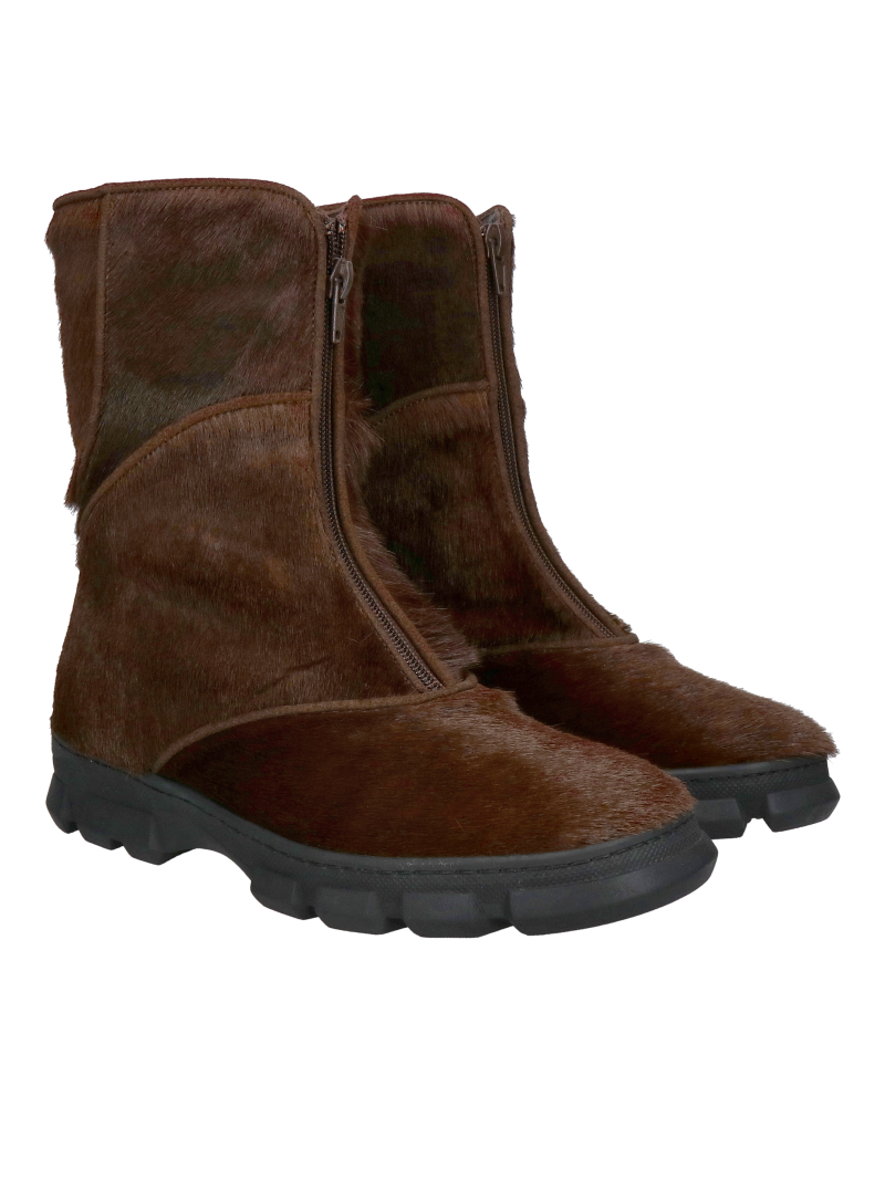 Shoes with natural fur, perfect for cold winters