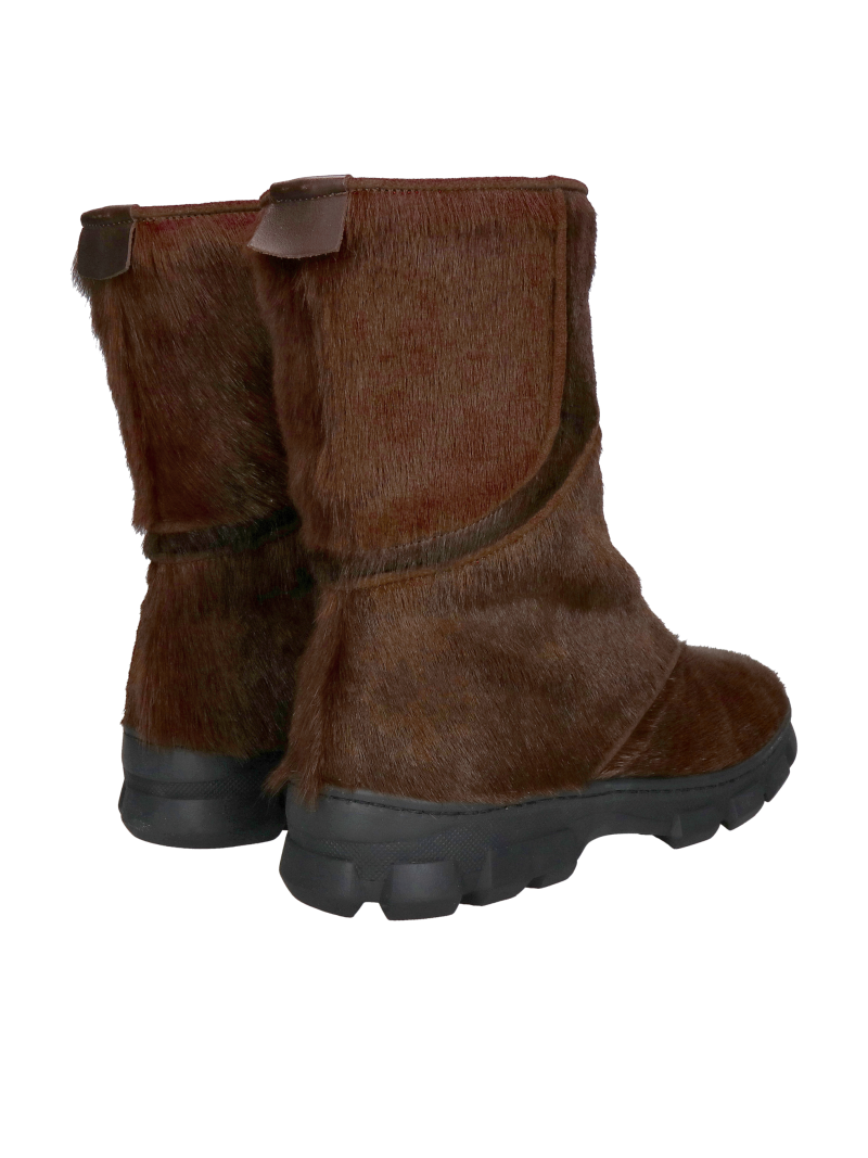 Shoes with natural fur, perfect for cold winters