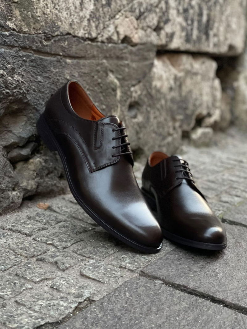 Brown men's dress shoes for suits, formal men's shoes from a Polish manufacturer