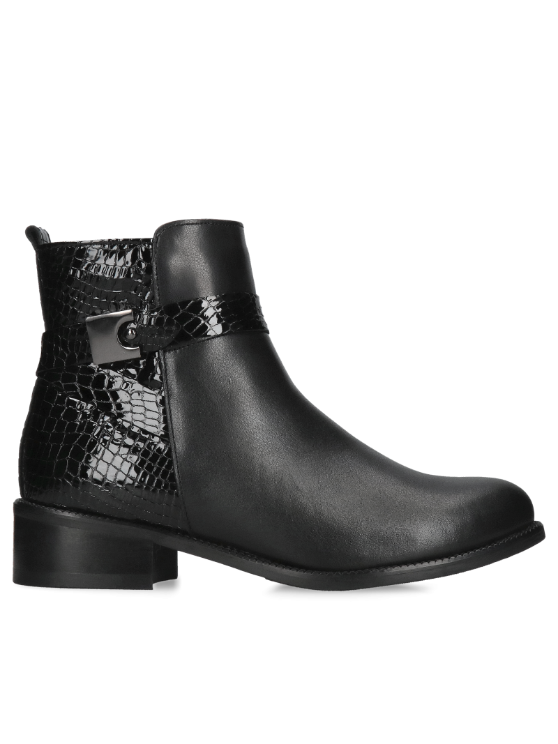 Classic and elegant black women's boots for fall, women's leather boots from a Polish manufacturer