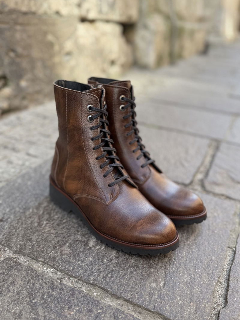 Women's winter boots, classic lace-up, comfortable and soft