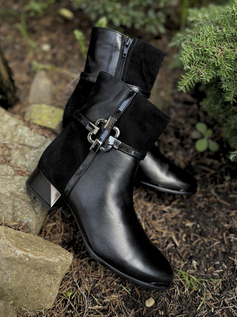 Elegant low-heeled women's boots, original women's boots with low heels