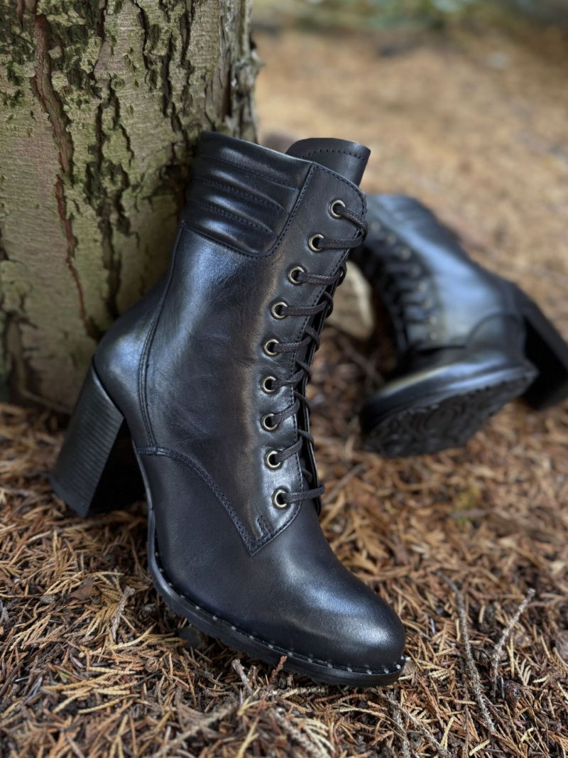 Women's lace-up heeled boots, comfortable lace-up leather boots
