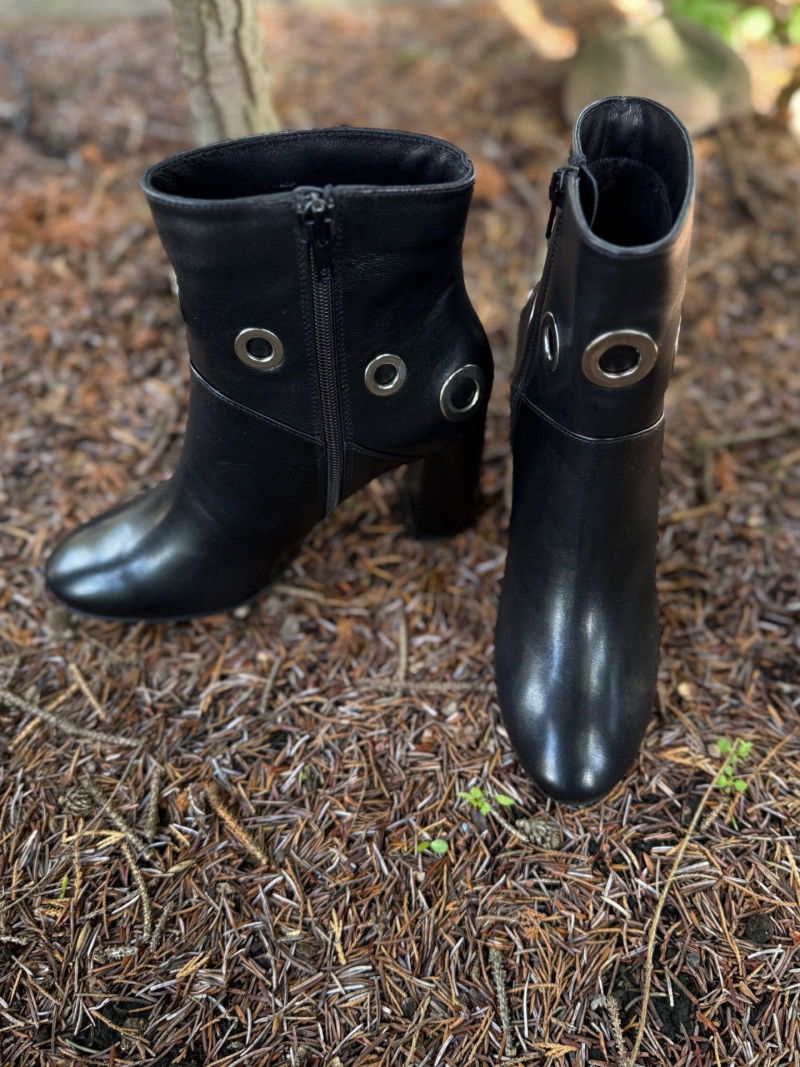 Women's high-heeled boots, elegant winter boots with a block heel