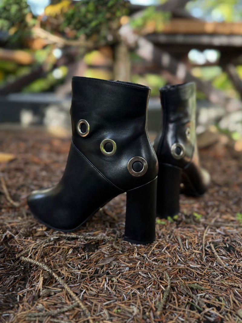 Women's high-heeled boots, elegant winter boots with a block heel