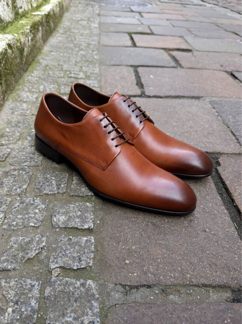 Men's shoes for weddings, to go with suits, brown elegant shoes made of natural leather, comfortable men's shoes