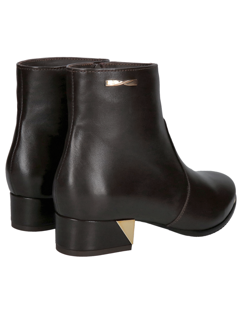 Women's chocolate boots, elegant brown pointed-toe boots