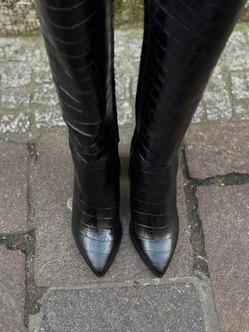 Elegant high leather boots for women, women's tube boots without zippers