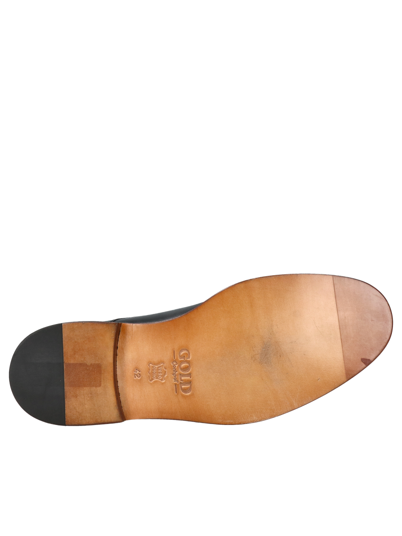 Premium shoes with thick leather soles, classic elegant shoes